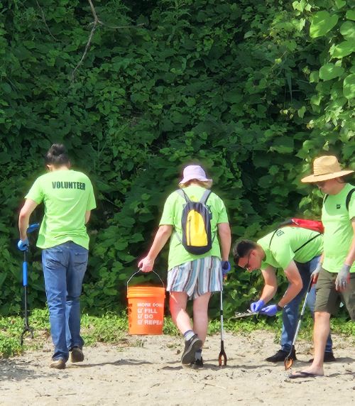 Müllsammelaktion am Eriesee